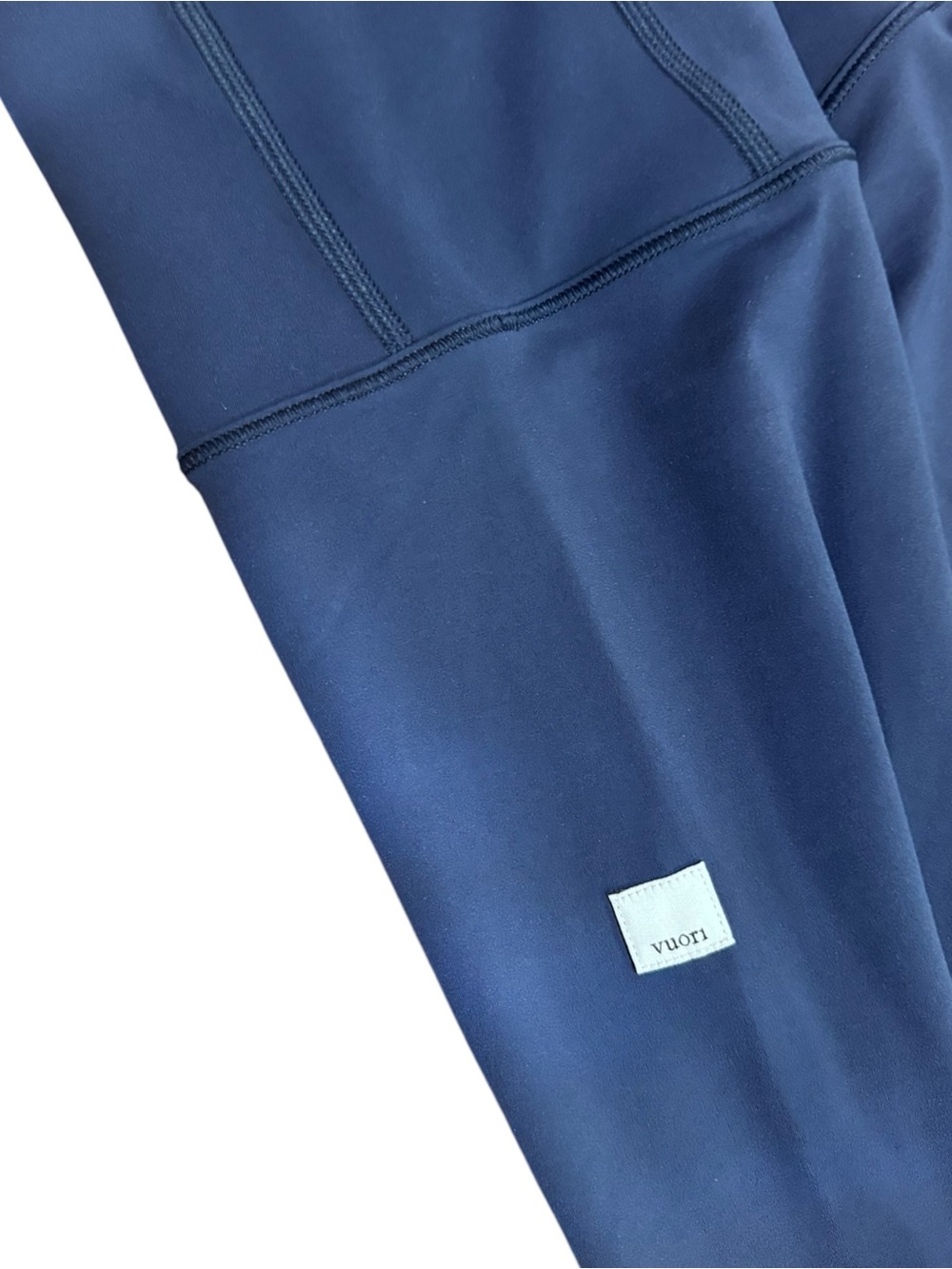 Vuori AllTheFeels Navy Slim Flare Active Pants NWOT large - Picture 8 of 8